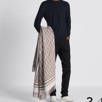 وشاح ديور كبير