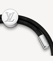 سوارة لويس فيتون لون أسود