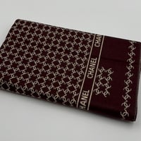 وشاح شانيل كبير لون بني بوجهين