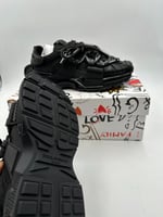 حذاء دولتشي اند قابانا لون أسود