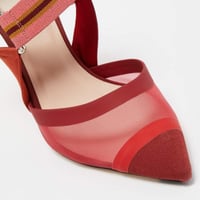 كعب فندي احمر