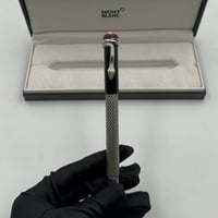 قلم مون بلان لون فضي و أسود