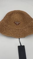 قبعة صيفية برادا لون بني