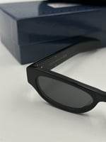 نظارة قوتشي سوداء باطراف فضيه