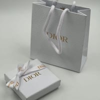 مشبك شعر ديور ذهبي