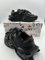 حذاء دولتشي اند قابانا لون أسود