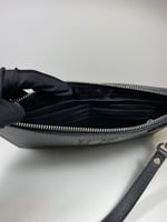 باوتش برادا لون أسود