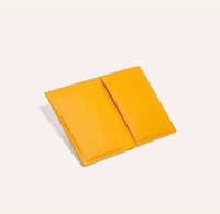 محفظة جويارد رجالية لون أصفر