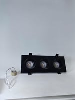 سبوت مضاد توهج ثلاثي