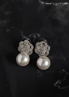 حلق شانيل ديزاين لؤلؤ ماركة Elegance Lovers