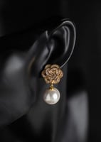 حلق شانيل ديزاين لؤلؤ ماركة Elegance Lovers