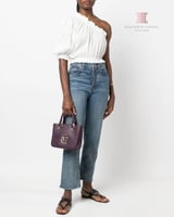 شنطة كتف/كروس ماركة لوف موسكينو - عنابي