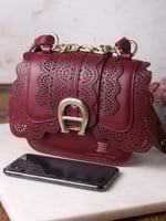 شنطة كروس ماركة Burgundy Danteel - AIGNER