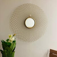 لوحة دائرية كبيرة كشمس ذهبية رائعة مع مرايا