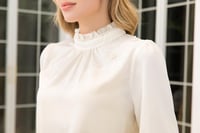 بلوزة بتصميم أنيق