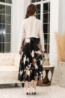 بلوزة بتصميم انيق