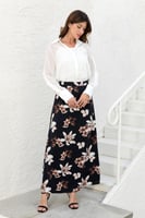 تنورة مشجرة