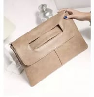 شنطة باوتش تشيل لابتوب 13 انش واوراق a4 مقاسها 37*...