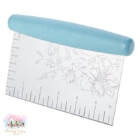 8906 قطاعة معدنية مزخرفة للعجائن