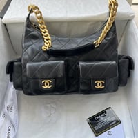 شنطة شانيل هوبو متعددة الجيوب