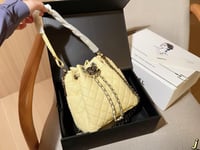 شنطة شانيل دلو