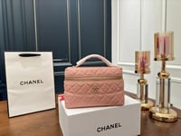 شنطة شانيل فانيتي وردي