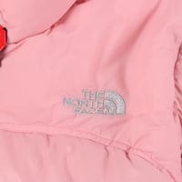 جاكيت نورث فيس وردي