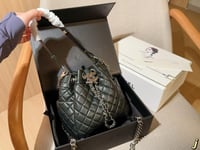 شنطة شانيل دلو