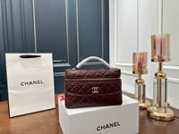 حقيبة شانيل فانيتي عودي