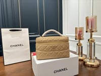 شنطة شانيل فانيتي بني