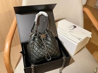 شنطة شانيل دلو