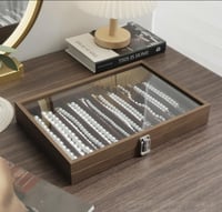 صندوق سبح ومجوهرات مصنوع من الخشب فاخر