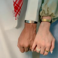 اساور بالاسم للنساء والرجال