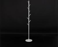 علاق ملابس لون ابيض