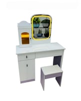 تسريحة مع مراية ليد