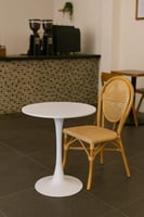 طاولة كافية دائري لون ابيض مقاس 70*70