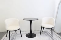 طاولة مع 2 كرسي
