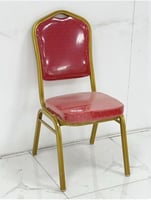 كرسي حفلات احمر