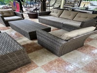 جلسة خارجية 7 اشخاص بني