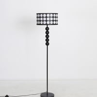 مصباح ارضي اسود