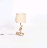 اباجورة طاولة