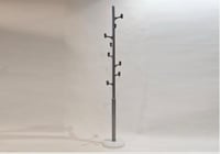 علاق ملابس لون اسود مقاس 182