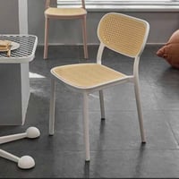 كرسي مفرد ابيض