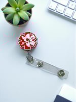 حامل بطاقة مع شعار مجسم ميدك