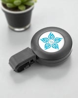 حامل بطاقة مع شعار 3D التجمعات الصحية وشركة الصحة...