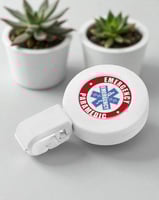 حامل بطاقة مع شعار 3D نوع UHOO مسعف PARAMEDIC