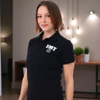 فنيلة بولو مسعف EMT