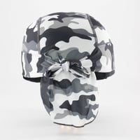 غطاء راس طبي ولراكبي الدراجات مموه ابيض