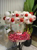 تنسيق فخم كيكة وبالونات