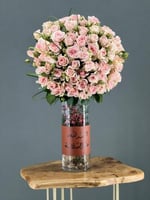 فازة مميزة مع كتابة عبارة او اسم